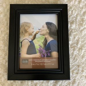 Black picture frame 5in x 7 in